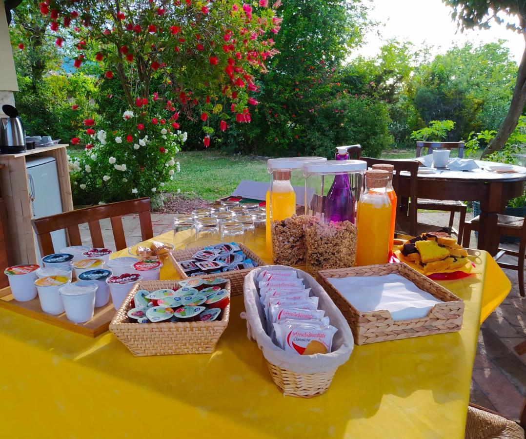 Il Girasole Country House Camerano Bagian luar foto