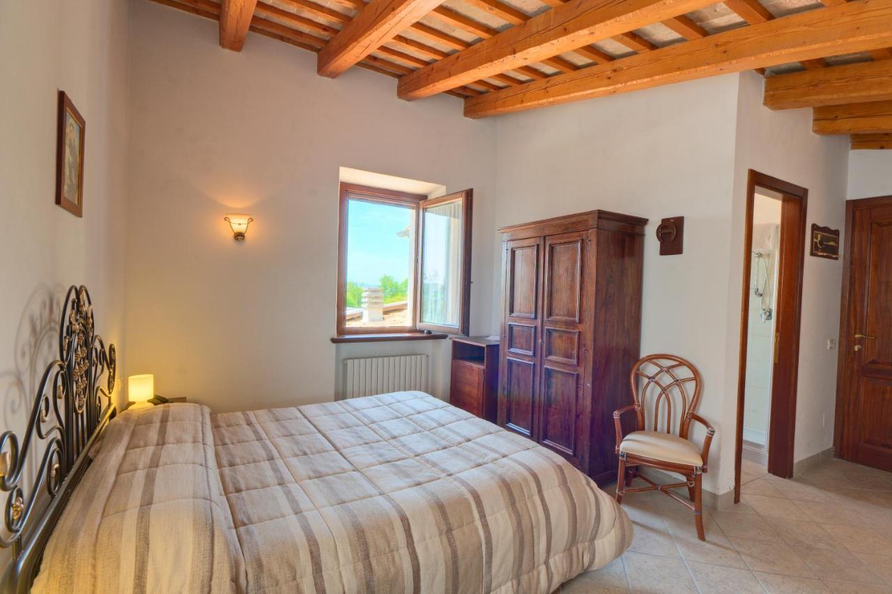 Il Girasole Country House Camerano Bagian luar foto
