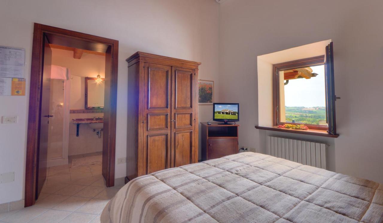 Il Girasole Country House Camerano Bagian luar foto