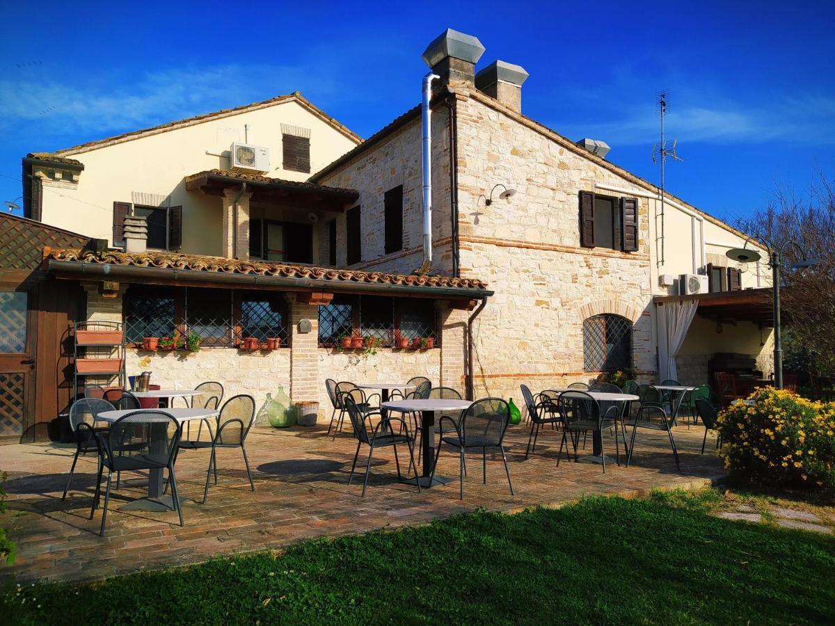 Il Girasole Country House Camerano Bagian luar foto
